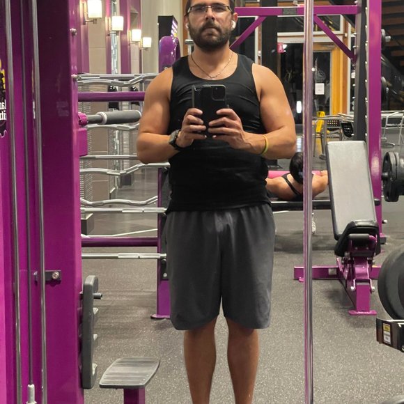 Meet your Posher, Jorge alberto - Picture 4 of 5